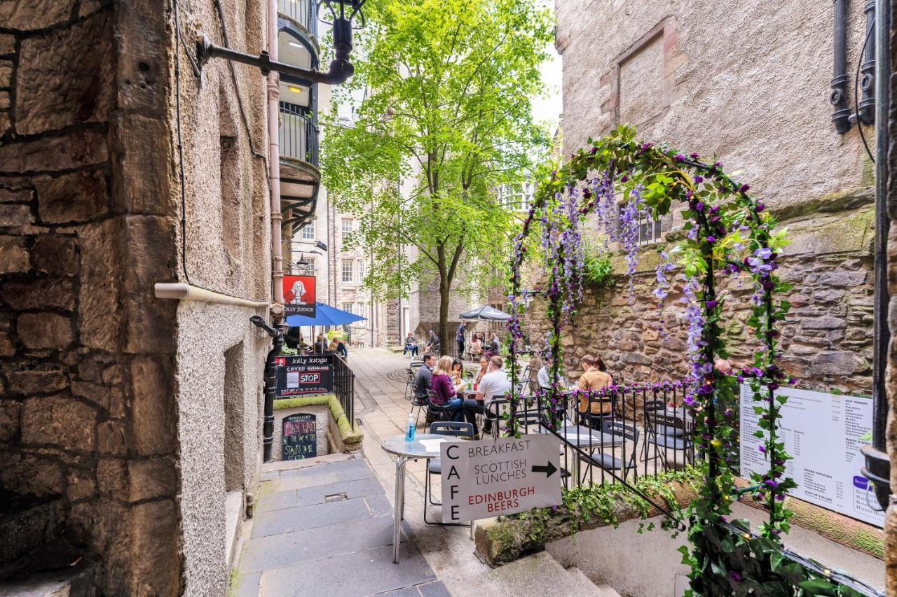 Unique 2 Bedroom Castle Suite Apartment - Near Edinburgh Castle & Royal Mile Exterior photo