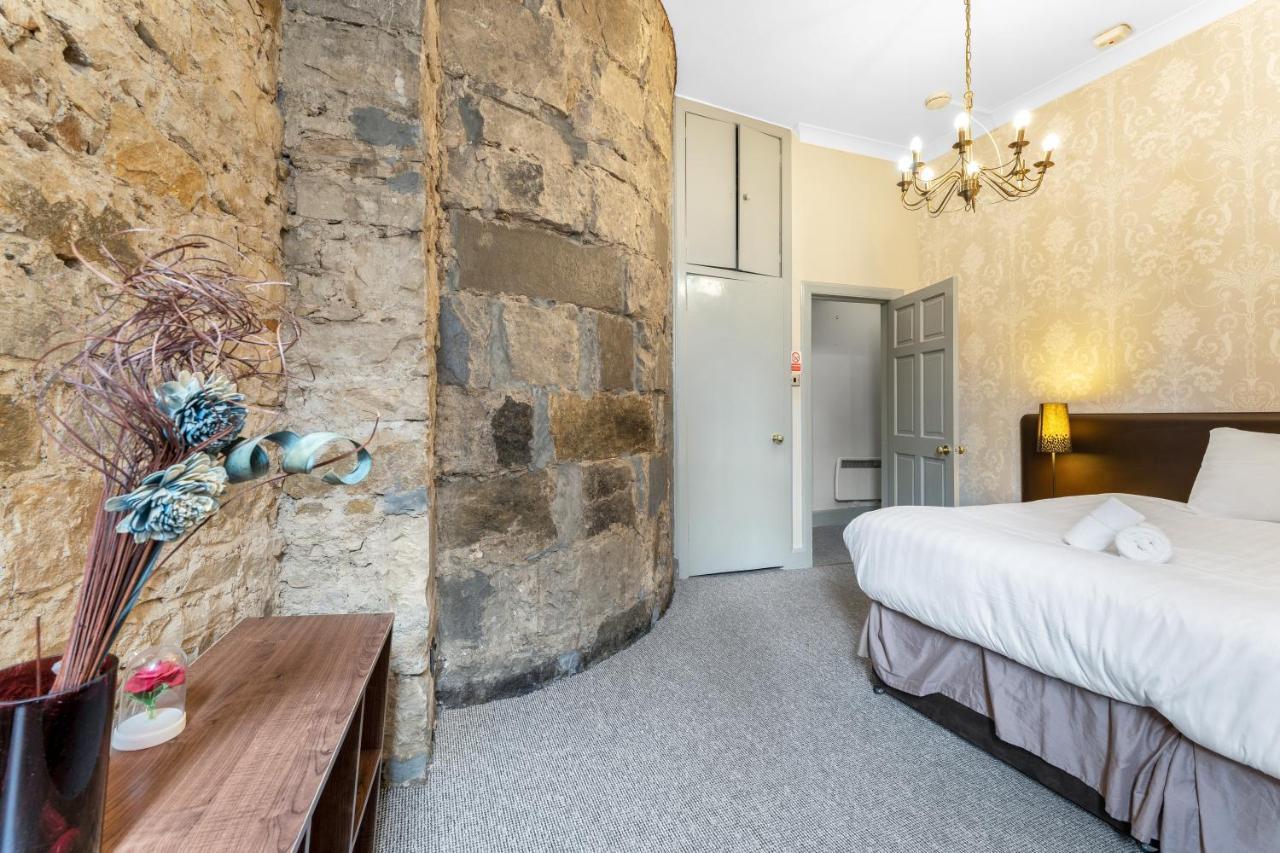Unique 2 Bedroom Castle Suite Apartment - Near Edinburgh Castle & Royal Mile Exterior photo